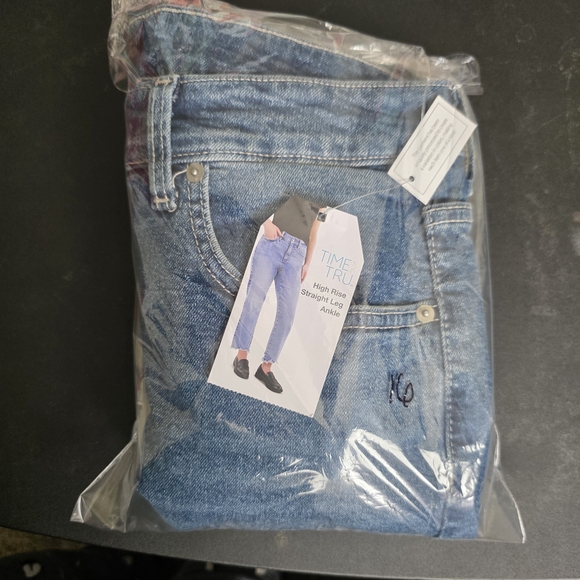 Time and Tru High Rise Straight Leg Ankle Jeans - Blue Denim, Women's Size 16 - Picture 7 of 7